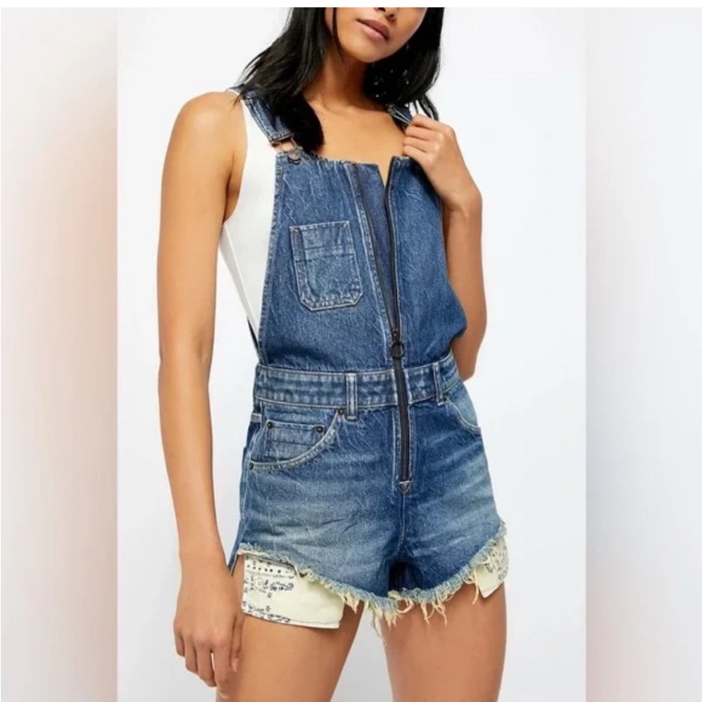 NWOT Free People We The Free Sunkissed Short Overalls Denim Zip Front Size 2
